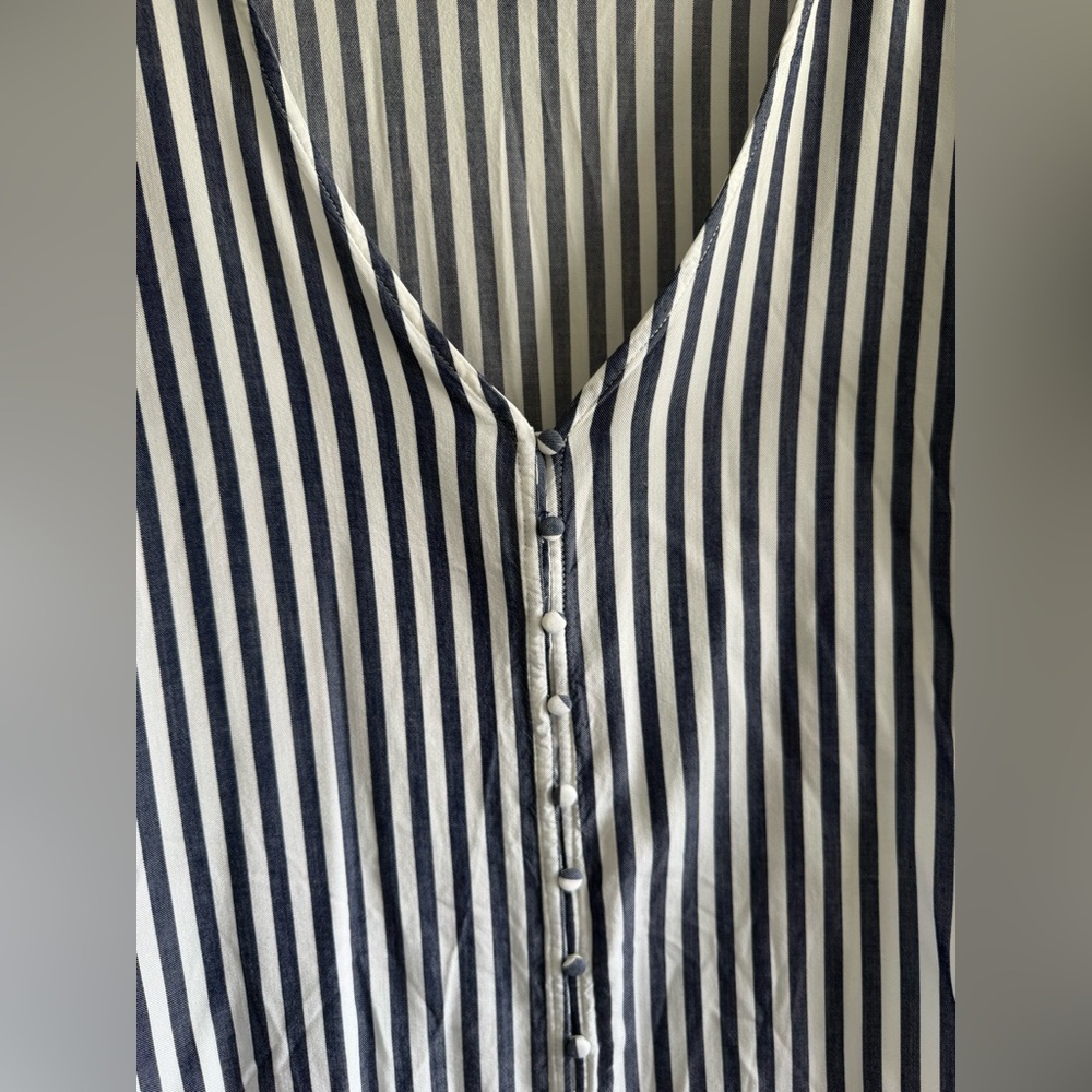 Blue and White Cuffed Sleeve Button Down Shirt - Picture 4 of 6